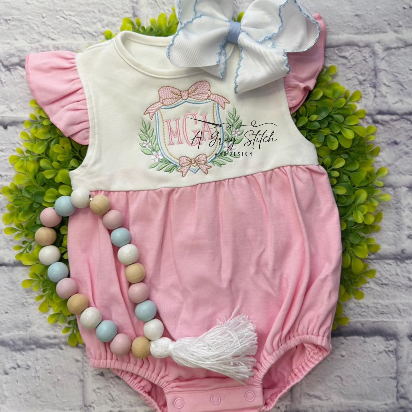 Preppy Heirloom Crest and Swag Set