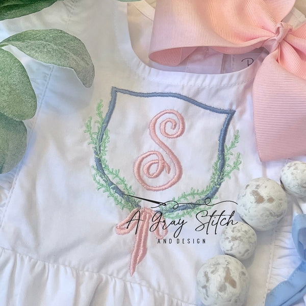 Simple Heirloom Crest – A Gray Stitch and Design